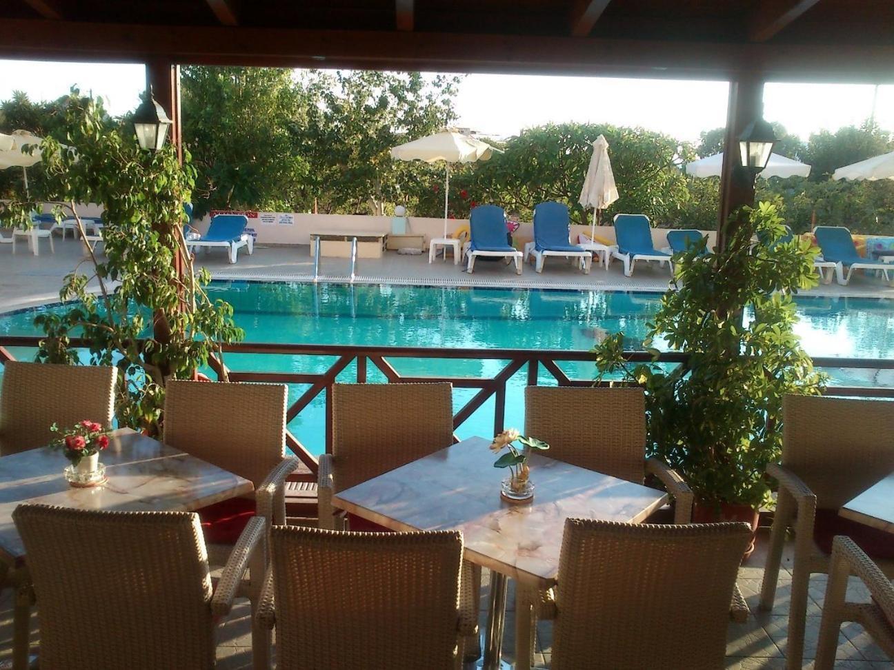 Summer Memories Aparthotel Pefki  Exterior photo